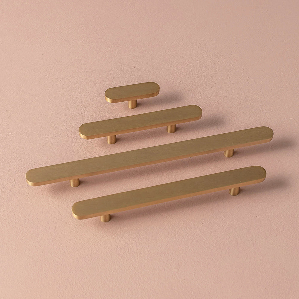 
                      
                        Eclair Solid Brass Pull Handle
                      
                    
