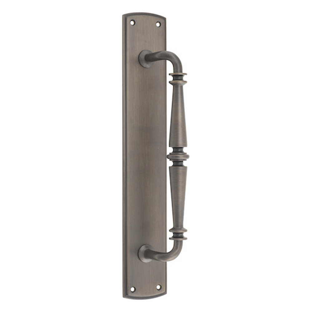 
                      
                        Sarlat Pull Handle on Backplate
                      
                    
